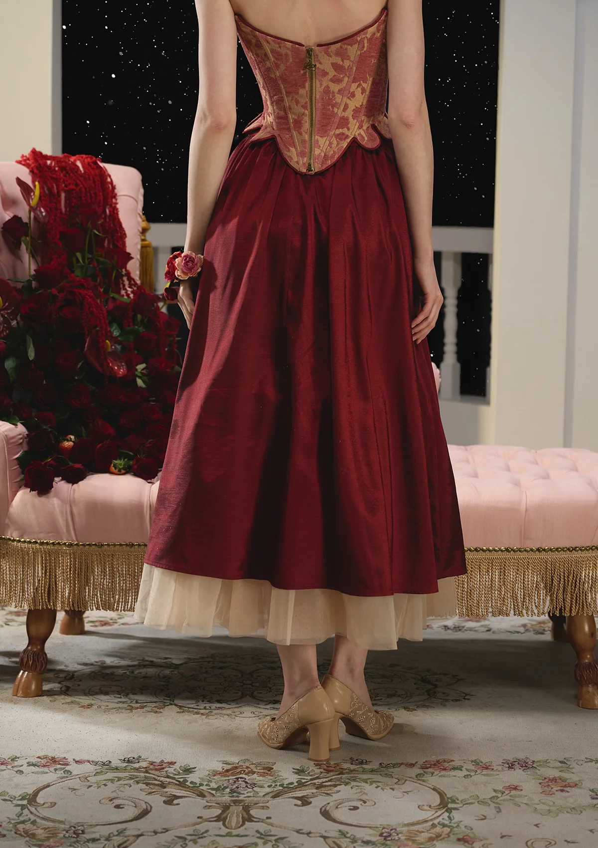 Curve & Plus A Renaissance of Grace Skirt - Inhomebuy