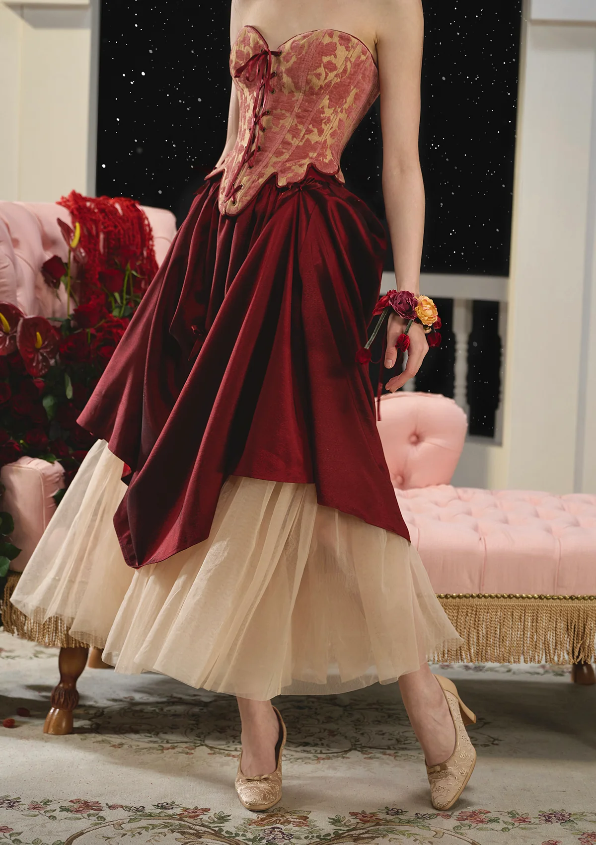 Curve & Plus A Renaissance of Grace Skirt - Inhomebuy