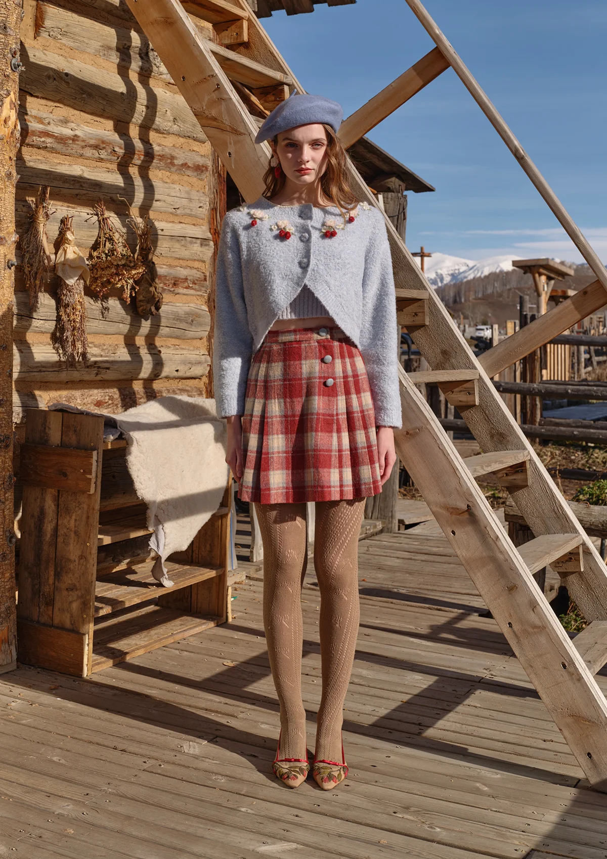 Rosey Christmas Cottage Skirt - Inhomebuy